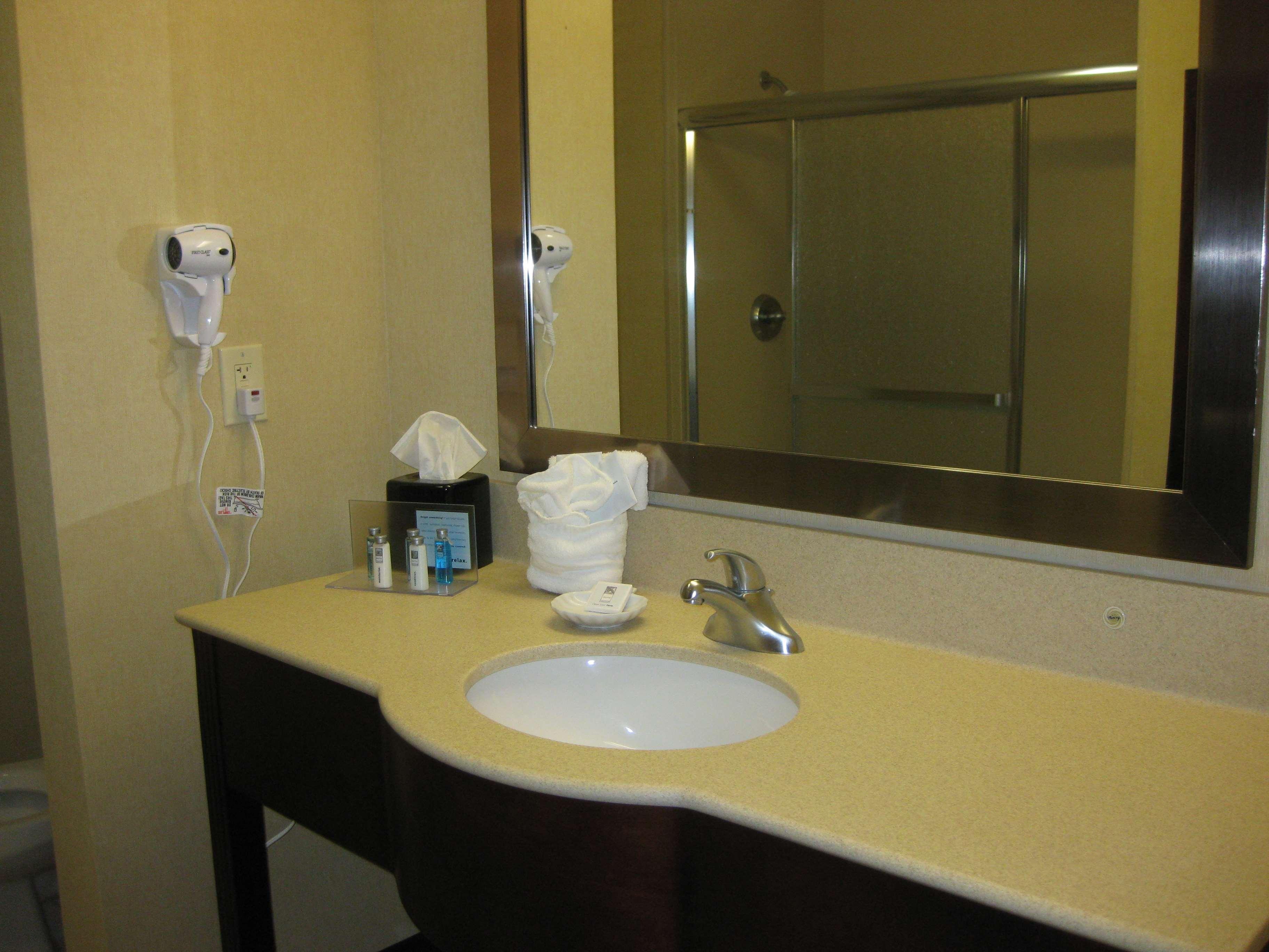 Hampton Inn Kingsland Room photo